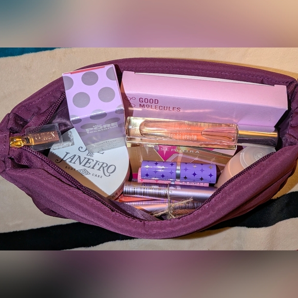 INTRO SALE on Luxury Beauty Bags. ♥️ and only pay Shipping - Picture 2 of 7